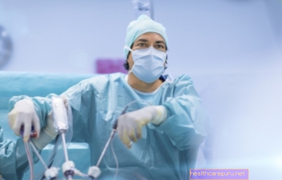 Phẫu thuật vùng kín bằng nội soi ổ bụng: Ưu điểm và nhược điểm