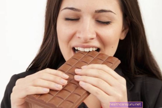 Makan 1 keping coklat sehari membantu mengurangkan berat badan