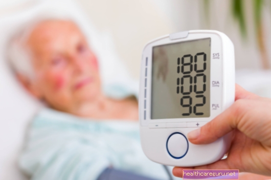 Paaugstināts asinsspiediens gados vecākiem cilvēkiem: kā identificēt, vērtības un ārstēšanu