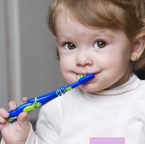 Khi nào bắt đầu đánh răng cho trẻ