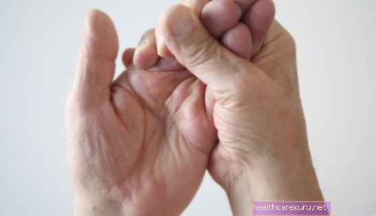 Stickningar i händerna: 12 huvudorsaker och vad man ska göra